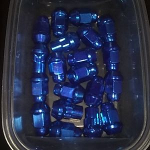 Blue Lug Nuts